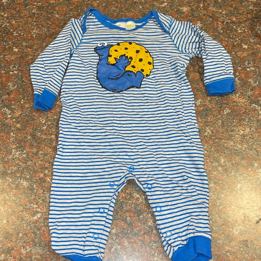 Very cute Cookie Monster bodysuit♥️